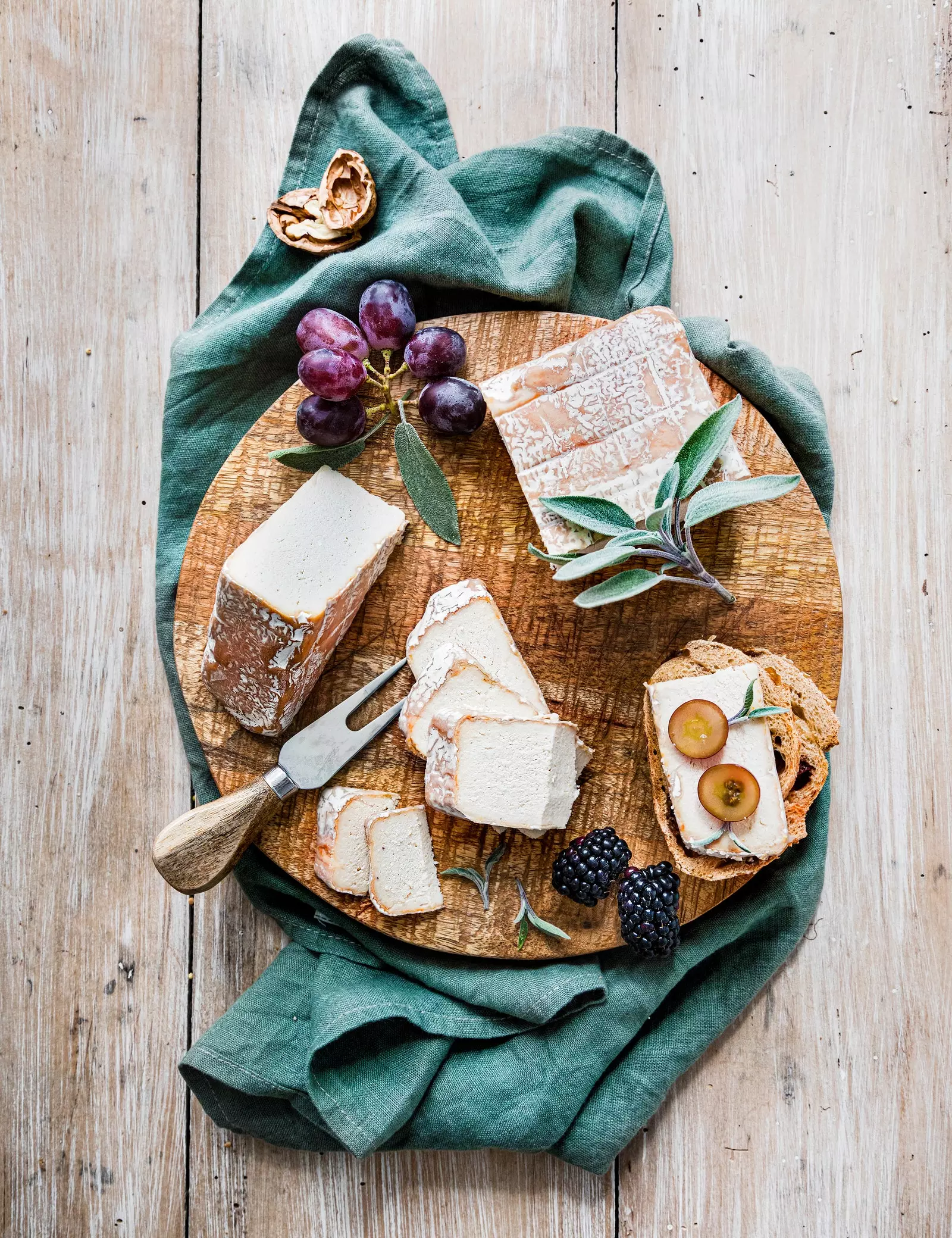 Jay Joy vous apprend également à préparer le plateau de fromages végétalien parfait