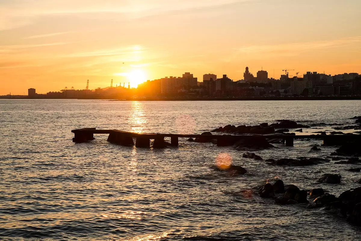 Tepi pantai Montevideo