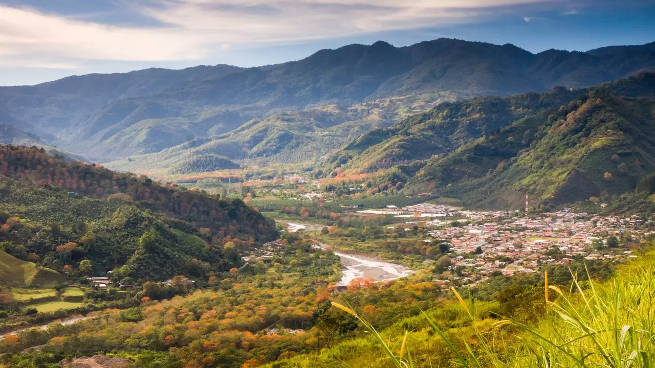 Orosi: lembah, kopi, cerita