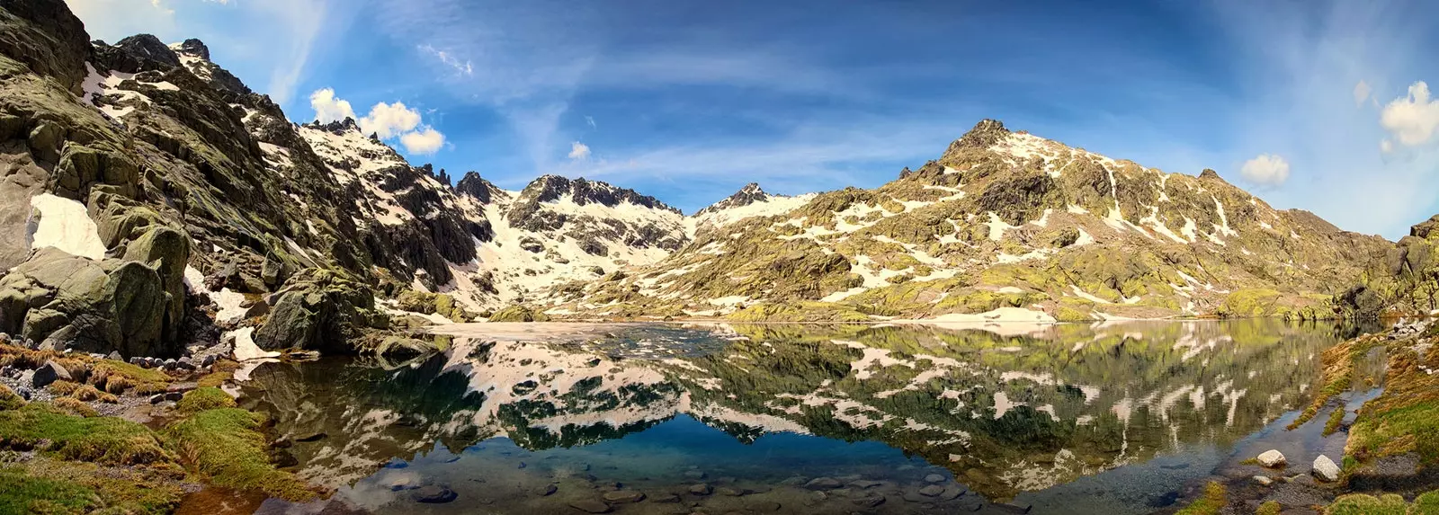 Buyuk Gredos lagunasi