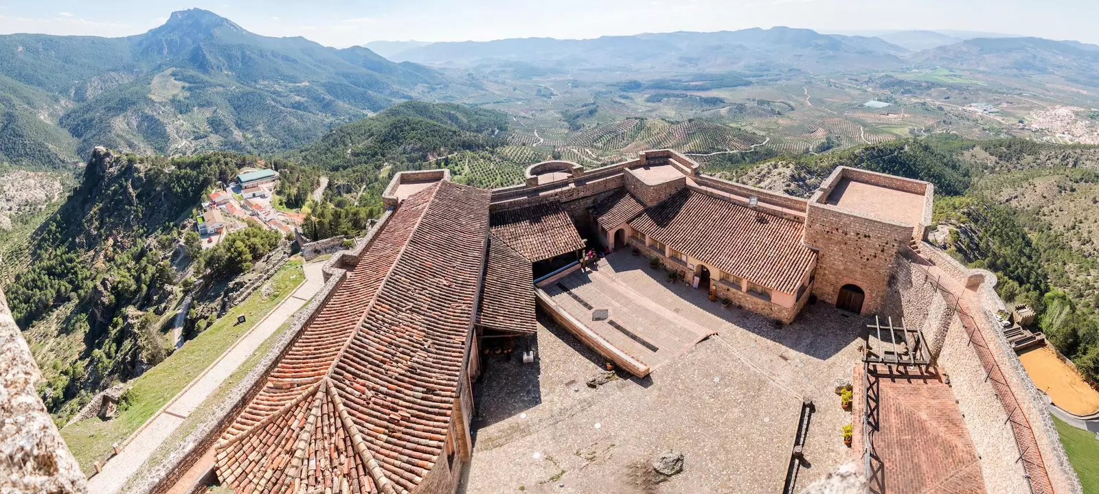 L'impressionnant château de Segura de la Sierra