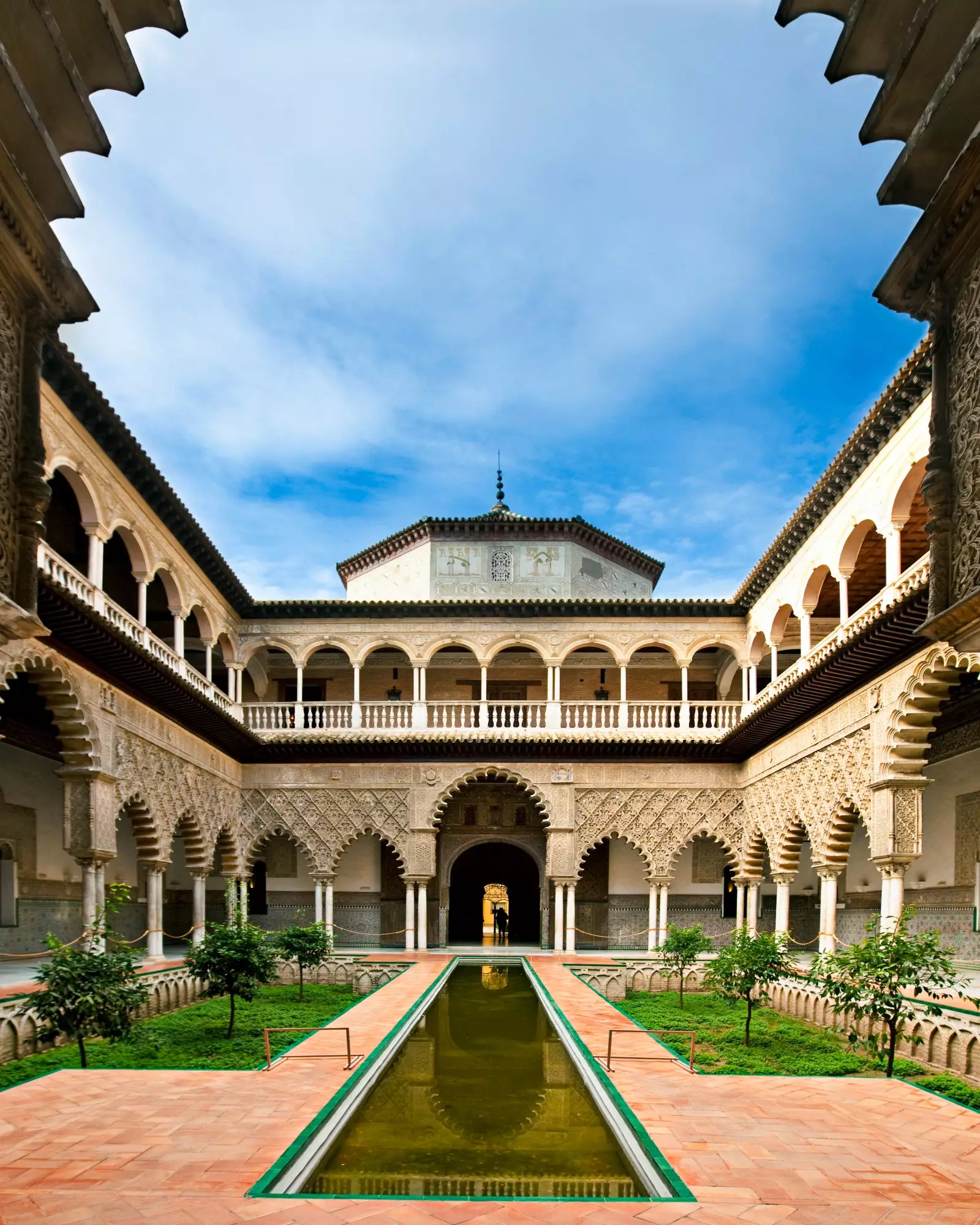 De nombreuses entreprises indiennes ont eu lieu dans l'Alczar.