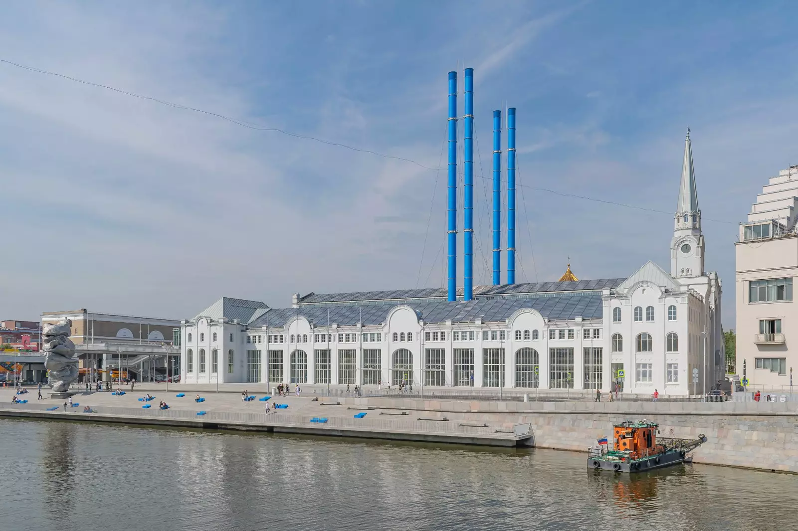 GES2 et ses cheminées bleues de Malvich.