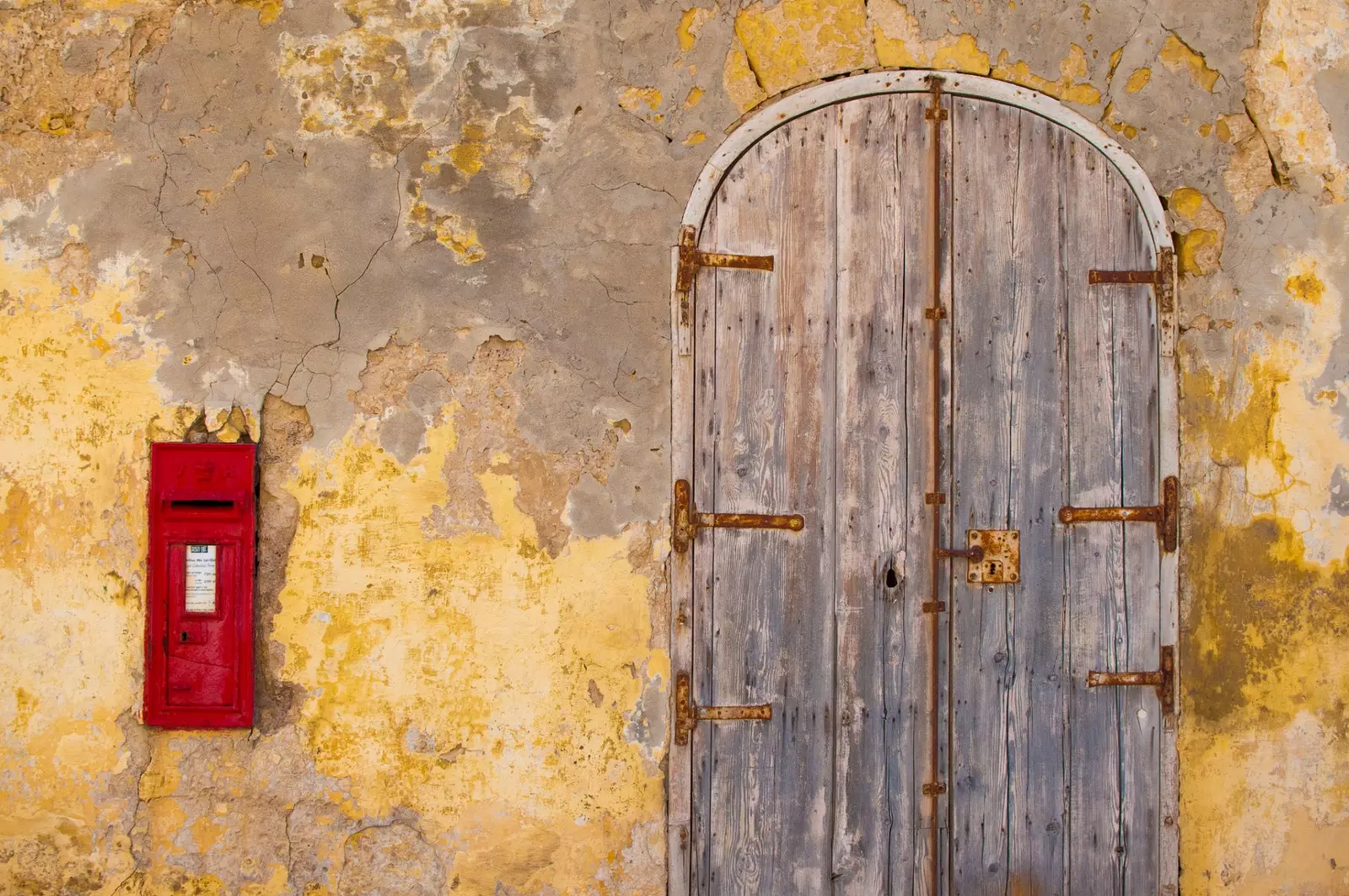 Gerbang di kota Victoria di pulau Gozo.