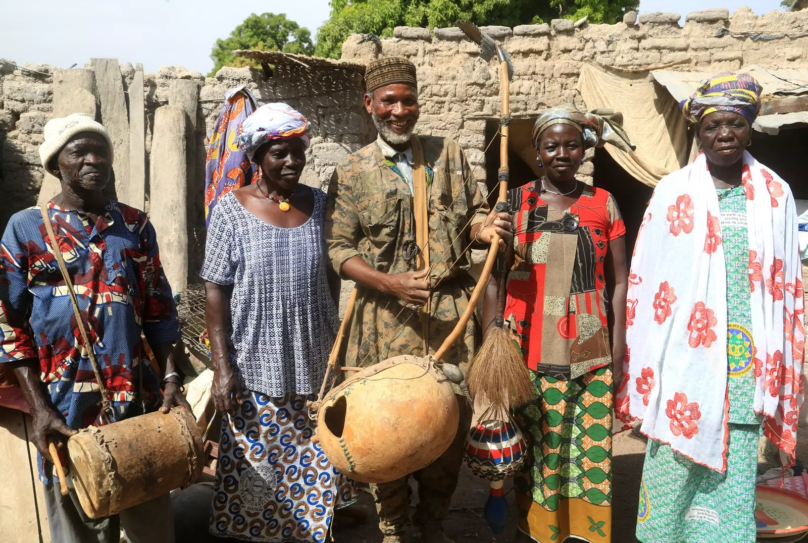 Groupe M'bolon à Tabakoro commune de Rule de Koumantou.