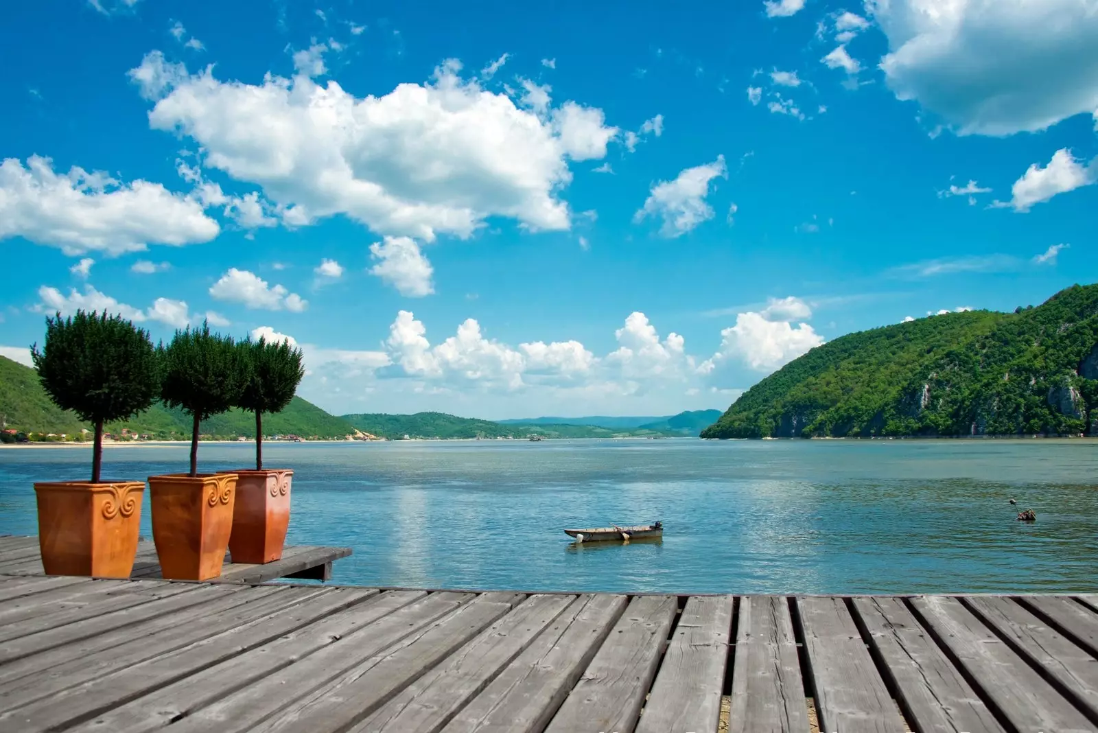 Lanskap paling mengesankan dari hampir 2.500 km sungai Danube