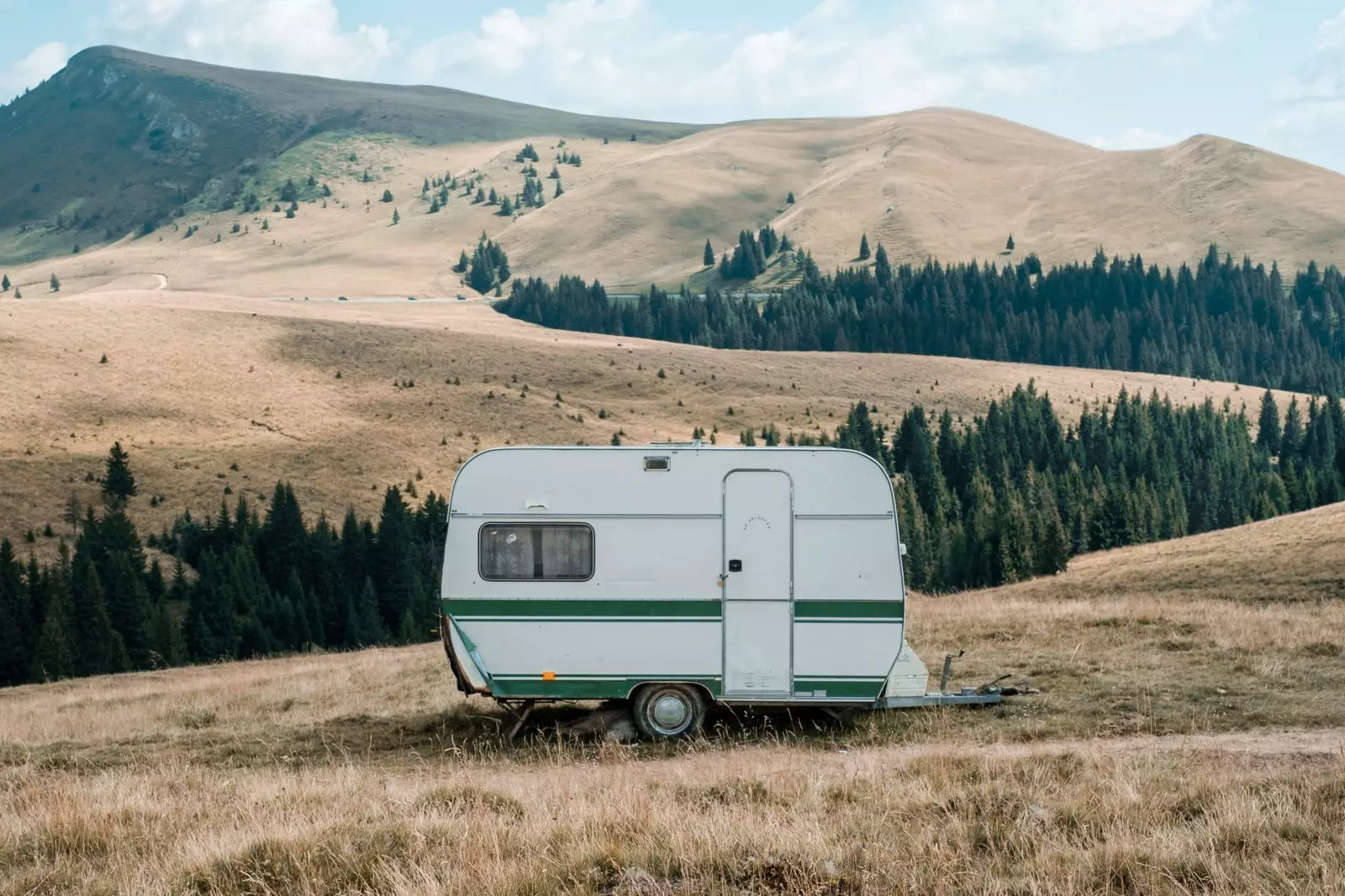 Karavan u prirodnom parku Bucegi Sinaia u Rumuniji.