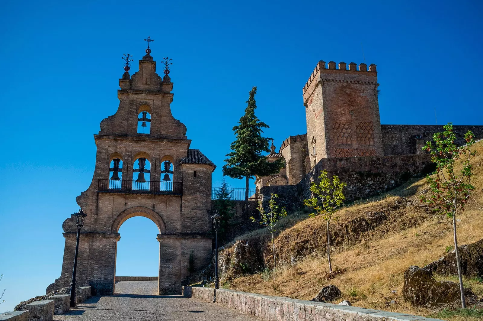 Eingang zum Schloss von Aracena Huelva Andalusien