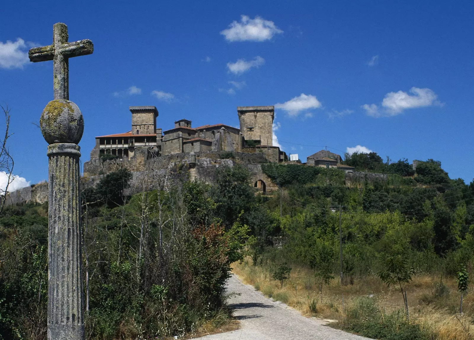 Das Schloss Monterrei in Verín wurde in einen Parador umgewandelt.