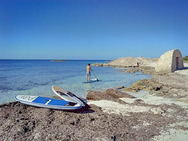 Απολαύστε το paddle surfing στη Formentera