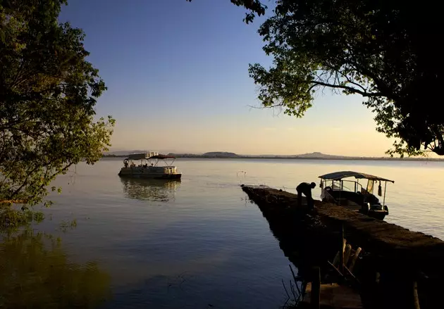 Jezero Tana