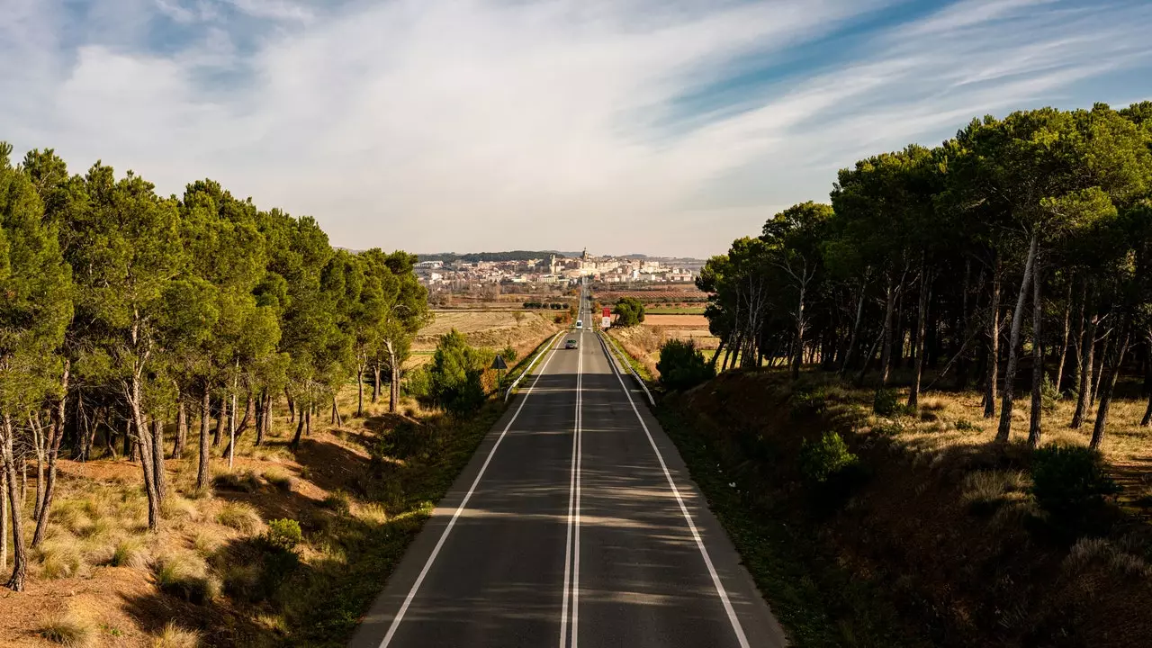 La ville de Serrat n'est pas en Méditerranée