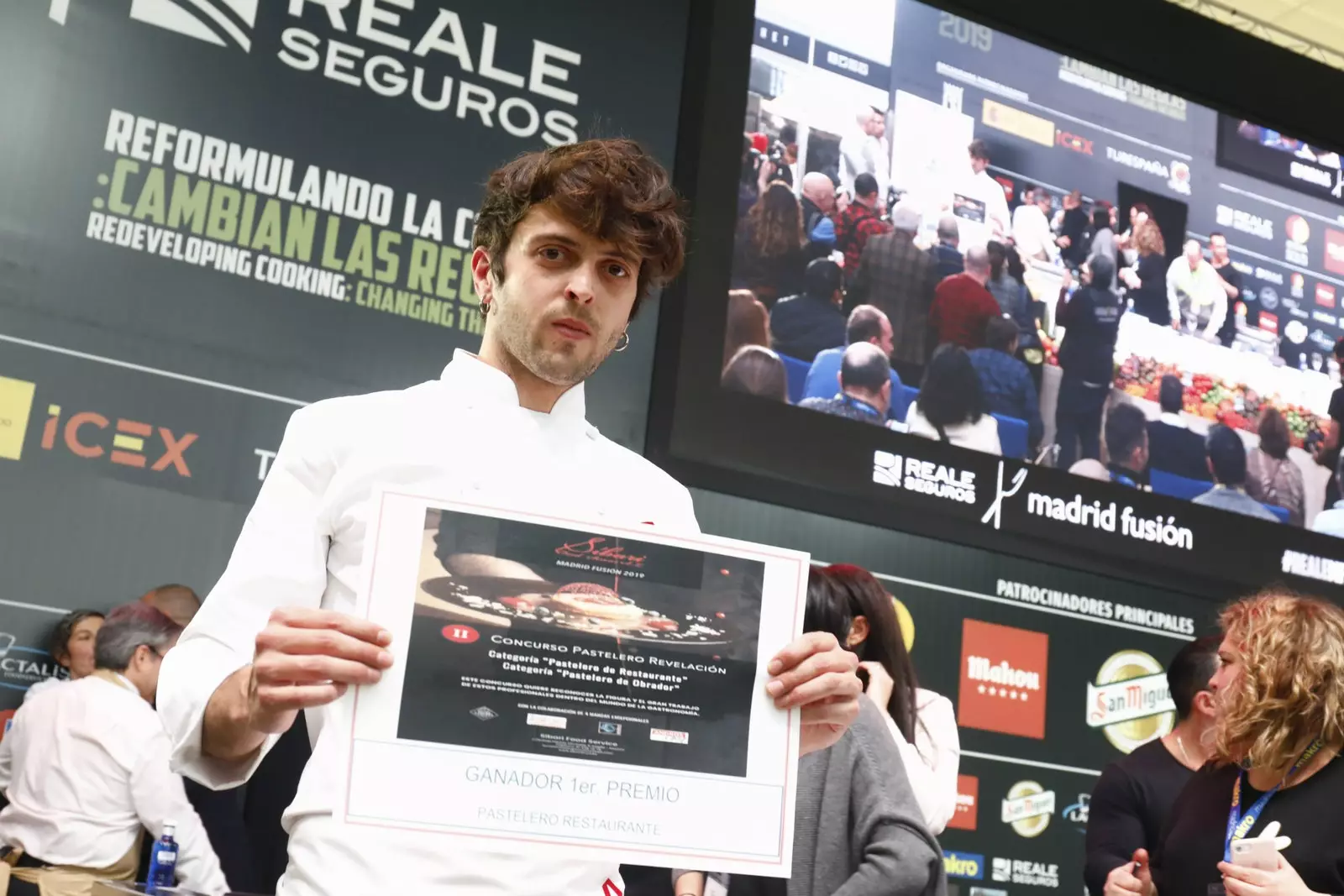 Le confiseur Pol Contreras responsable de Taller del Echaurren a remporté le prix du meilleur nouveau chef pâtissier de...