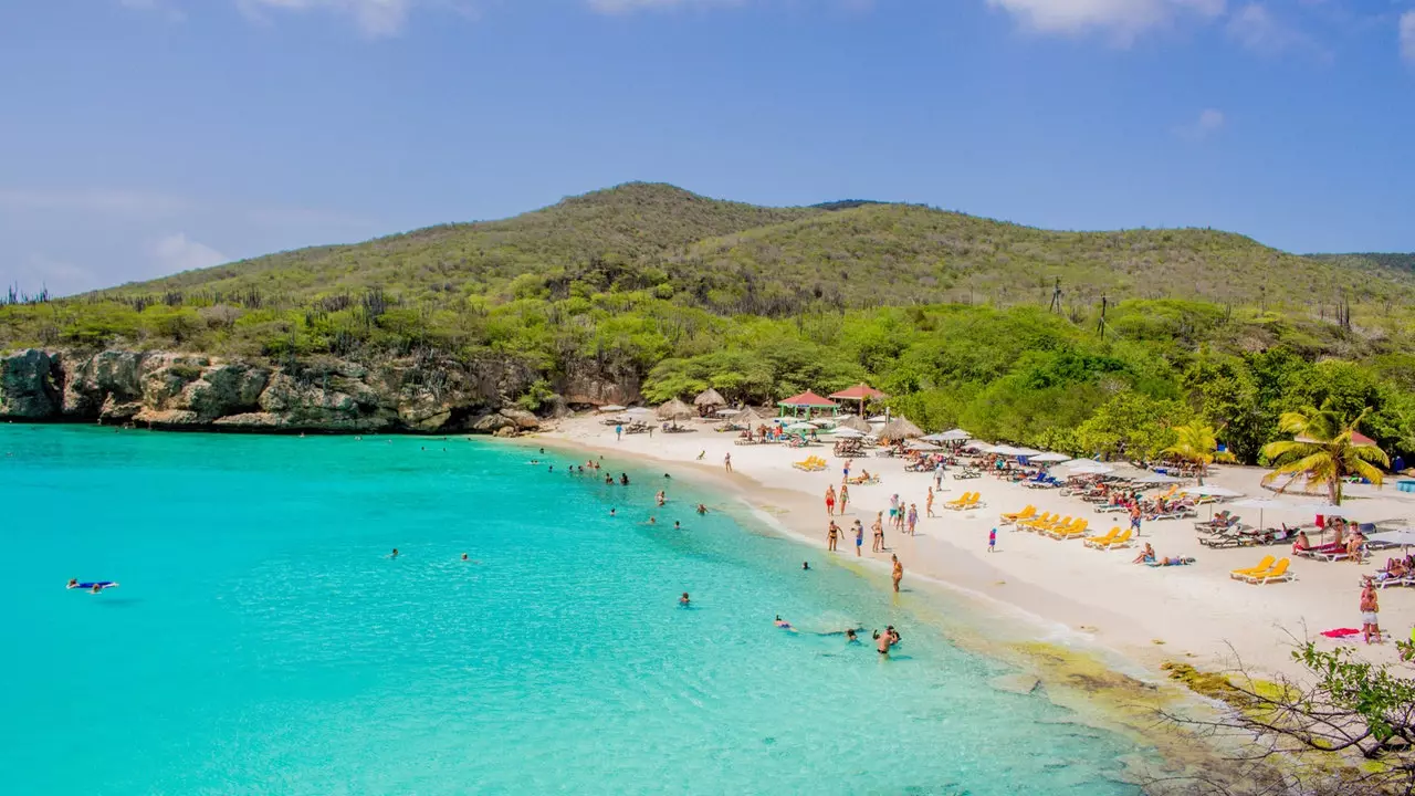 Curaçao apre le sue porte al turismo straniero