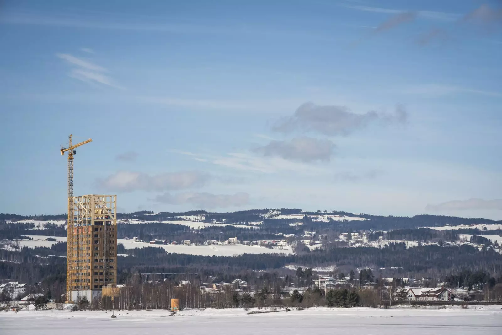 Et wäert eng Héicht vun 80 Meter an 18 Stäck hunn.