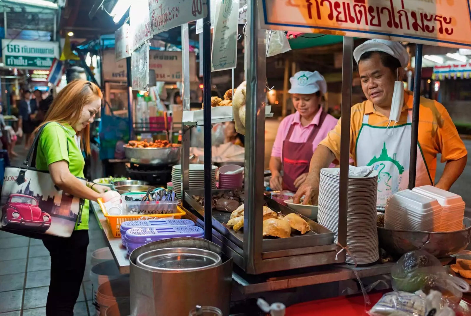 Køb streetfood dagligt brød til thailændere