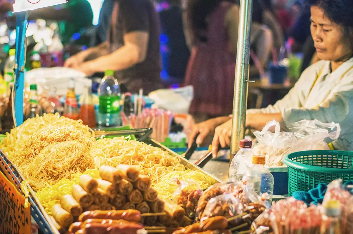 Bangkok dari pasar terapung ke restoran teratas