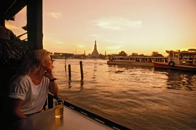 Makan malam di Chao Phraya