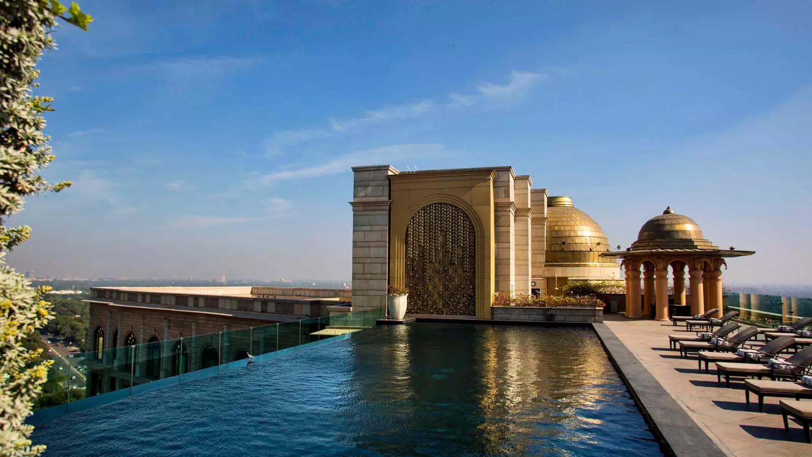 Leela Palace pool