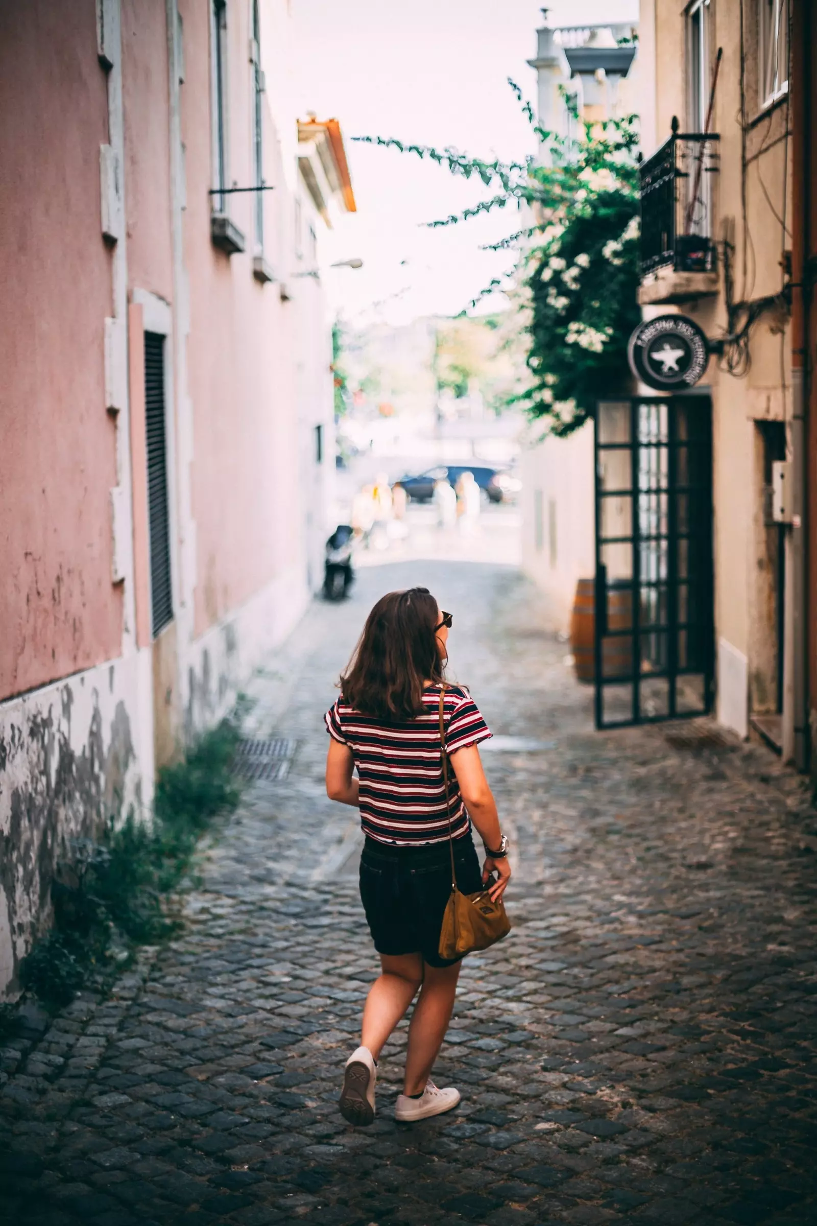 Lisbona vuole convertire gli appartamenti turistici in alloggi a prezzi accessibili.