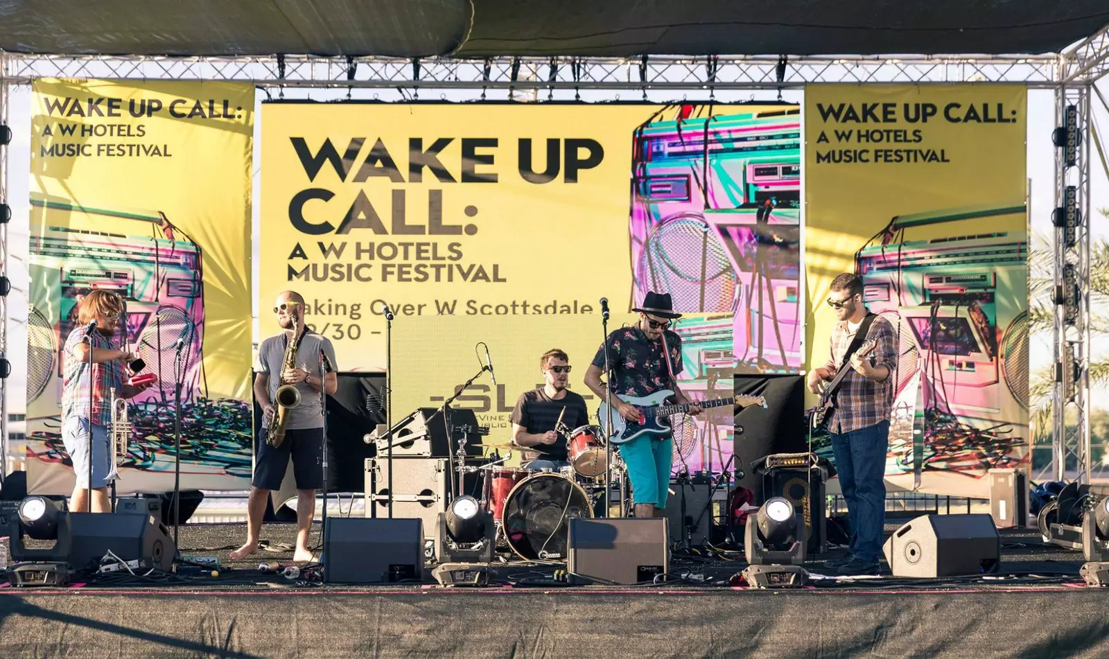 Muziekfestival W Hotels Wake Up Call gaat op tournee.