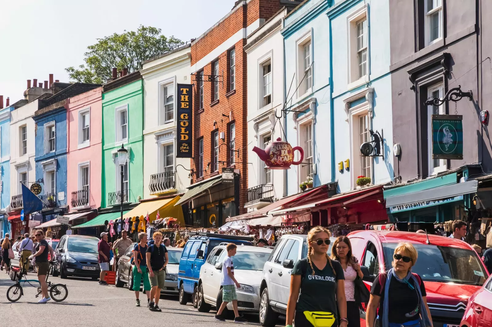 Rumah-rumah penuh warna di Portobello Road di Notting Hill