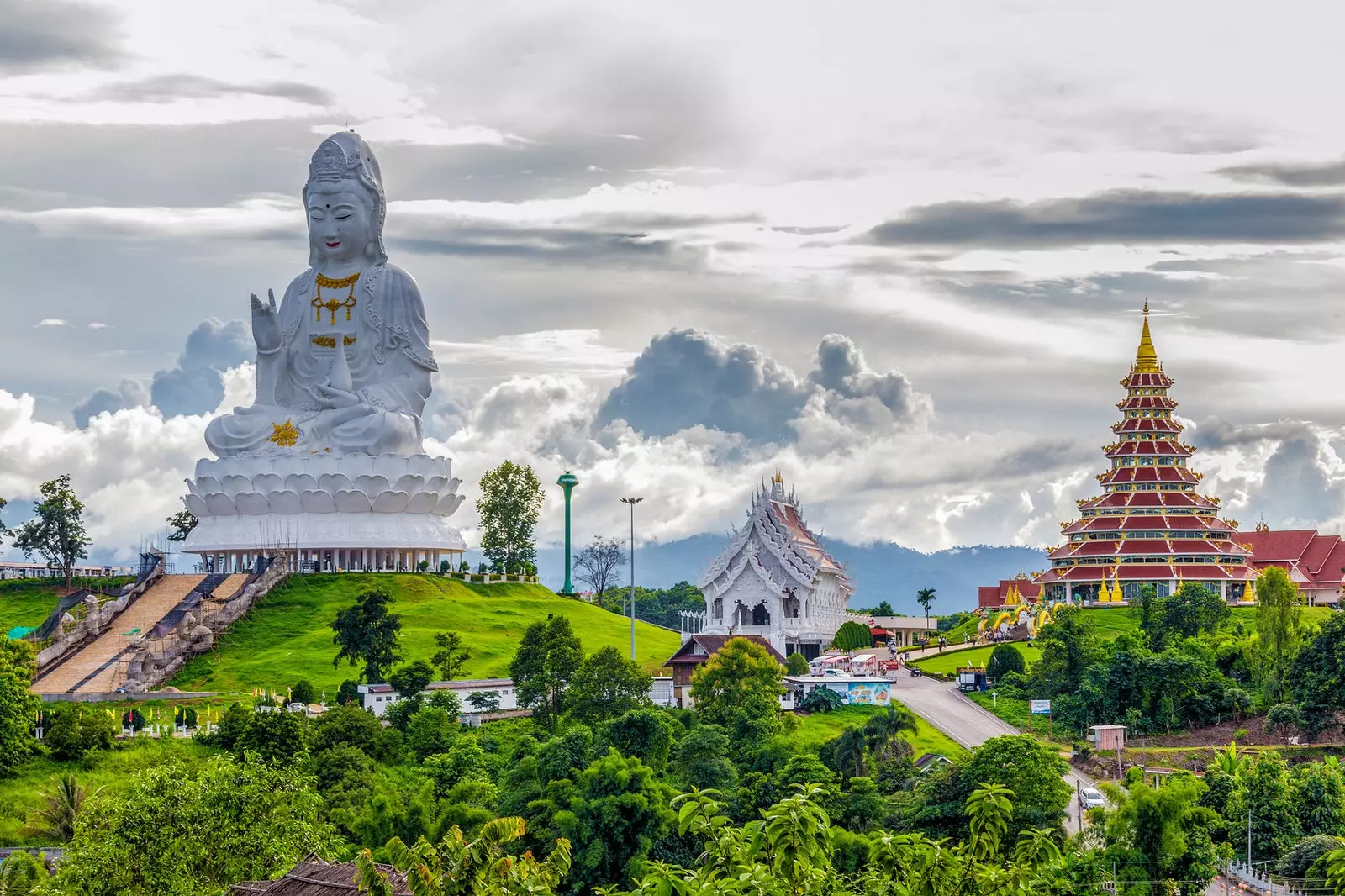 Tempio Wat Huai Pla Kung a Chiang Rai