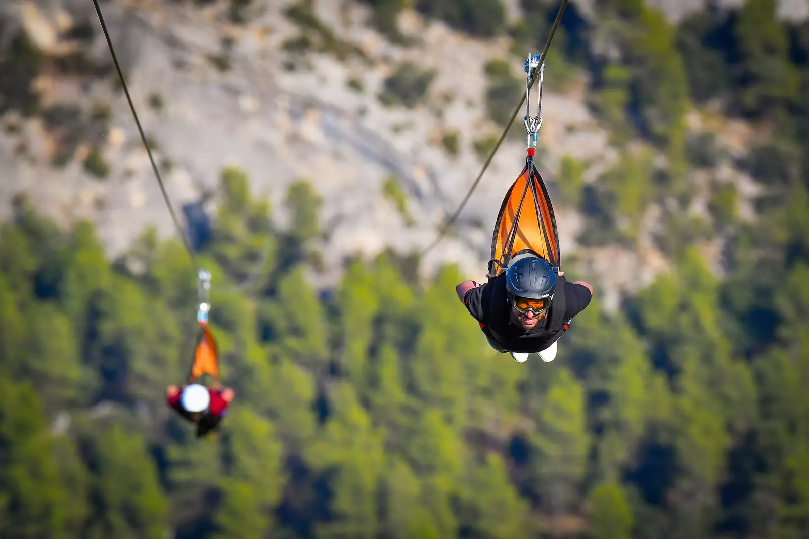 Kështu do të fluturoni në zip line më të gjatë në Evropë