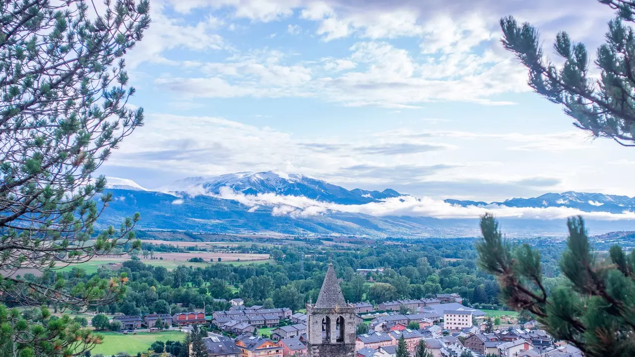 Llívia, Ispanijos miestas, esantis Prancūzijoje