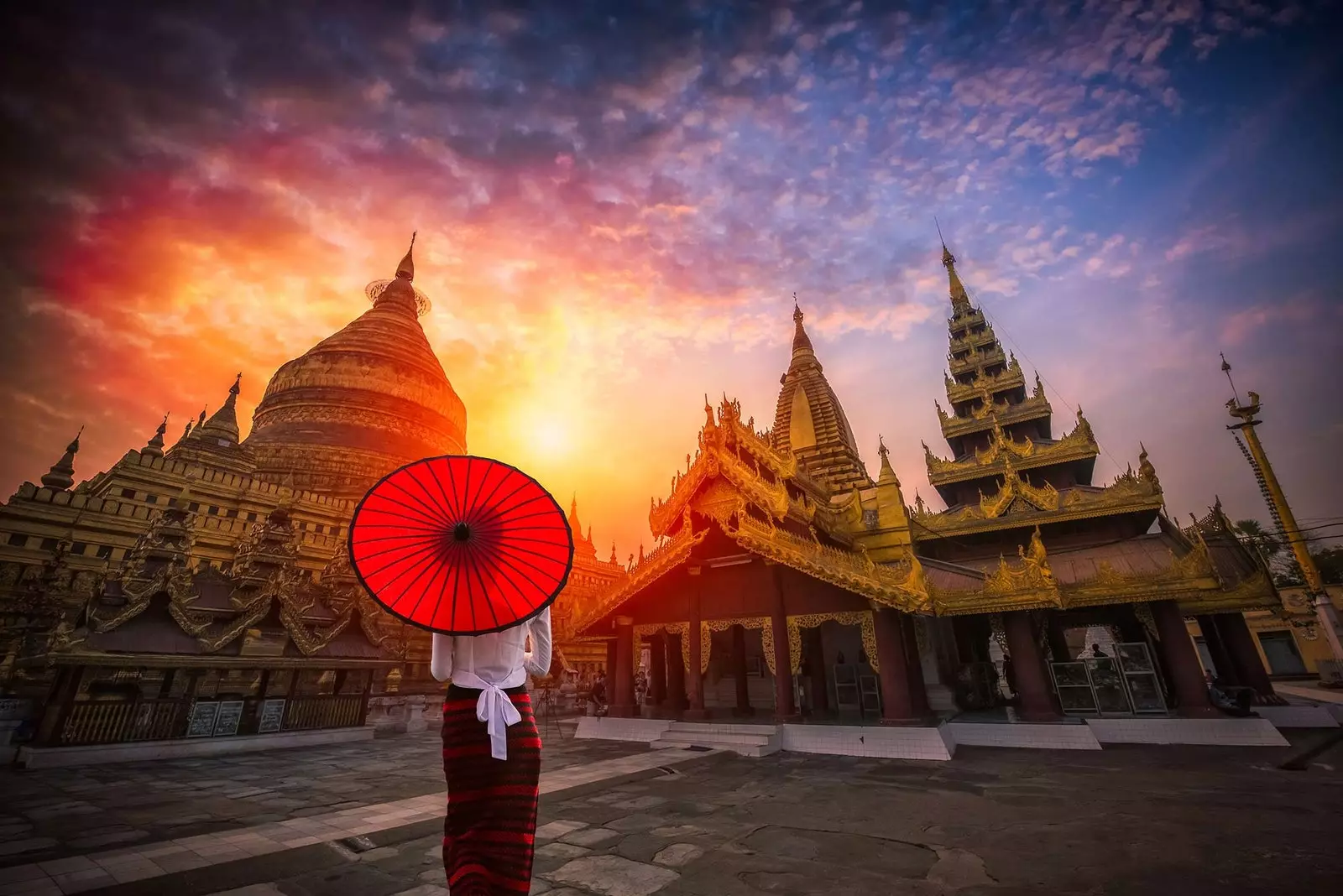 Shwezigon Bagan pagoda.