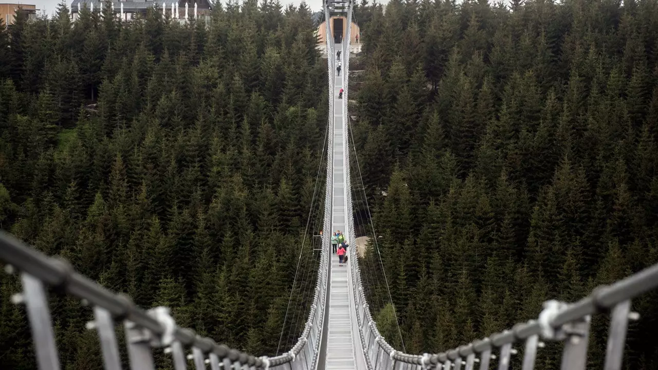 Traverseriez-vous ce pont suspendu de plus de 700 mètres de long en République tchèque ?