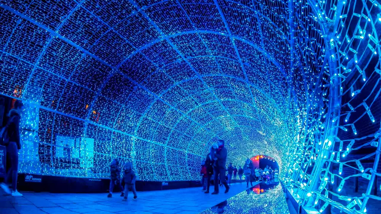 Este 'túnel de vídeo' de luz é o maior da Europa