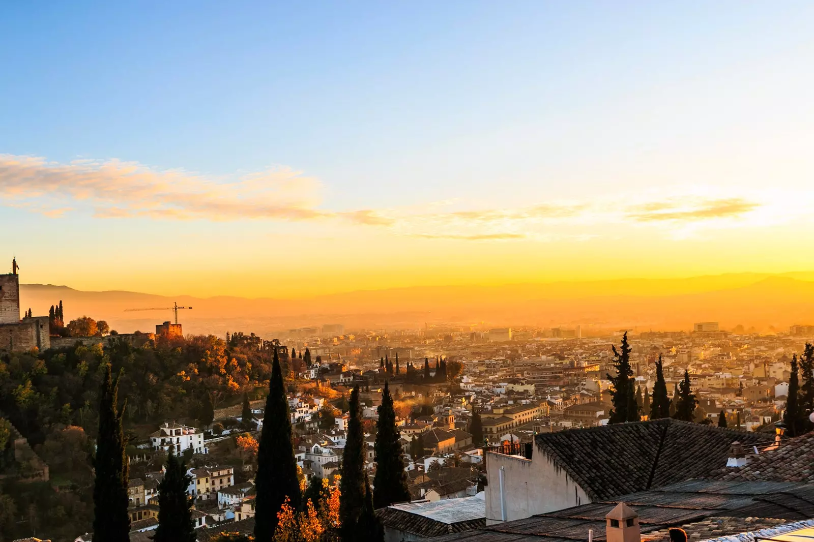 Der Sonnenuntergang der Alhambra vom Aussichtspunkt San Nicolas ist der beste Sonnenuntergang in Spanien