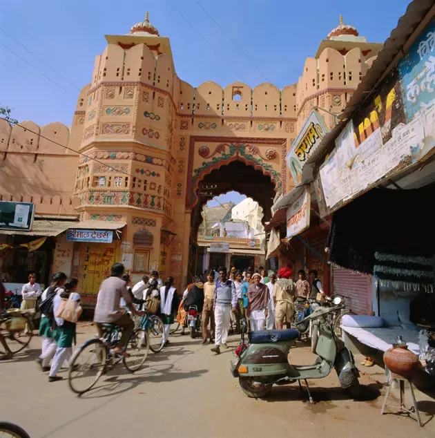 An ordinary day in chaotic Bundi