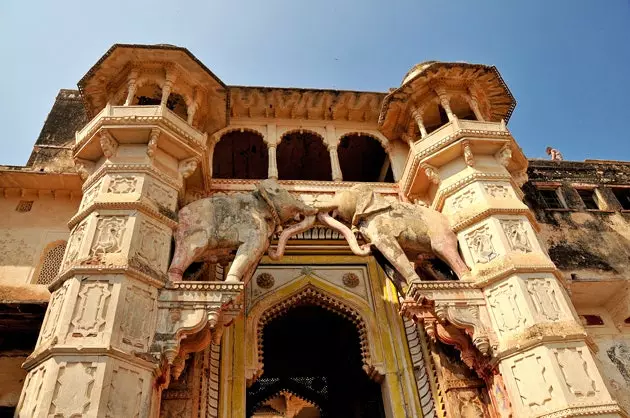 Pintu Gajah di Istana Garh