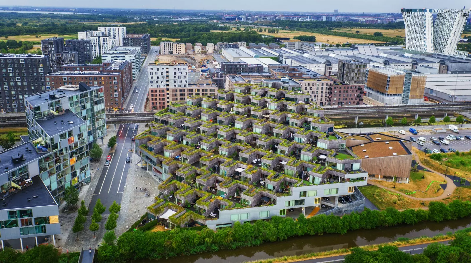 Mountain Dwellings är bostäder som byggdes i staden 2014. .