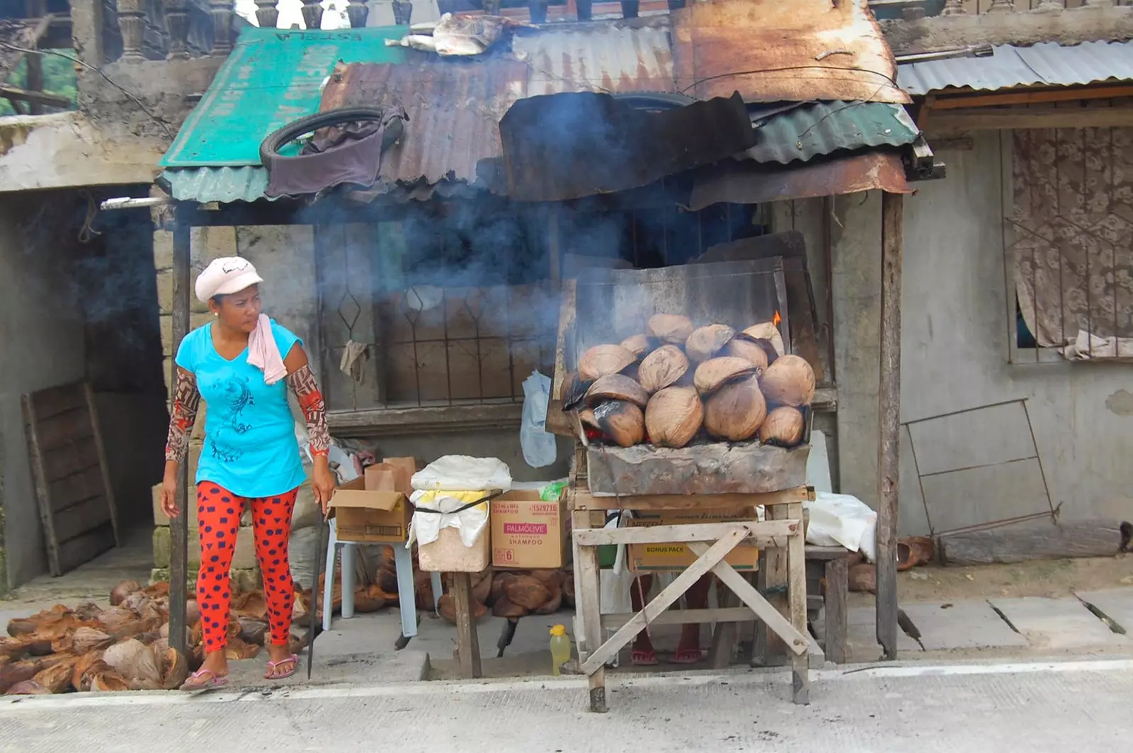 Roti kelapa adalah makanan lokal yang lezat