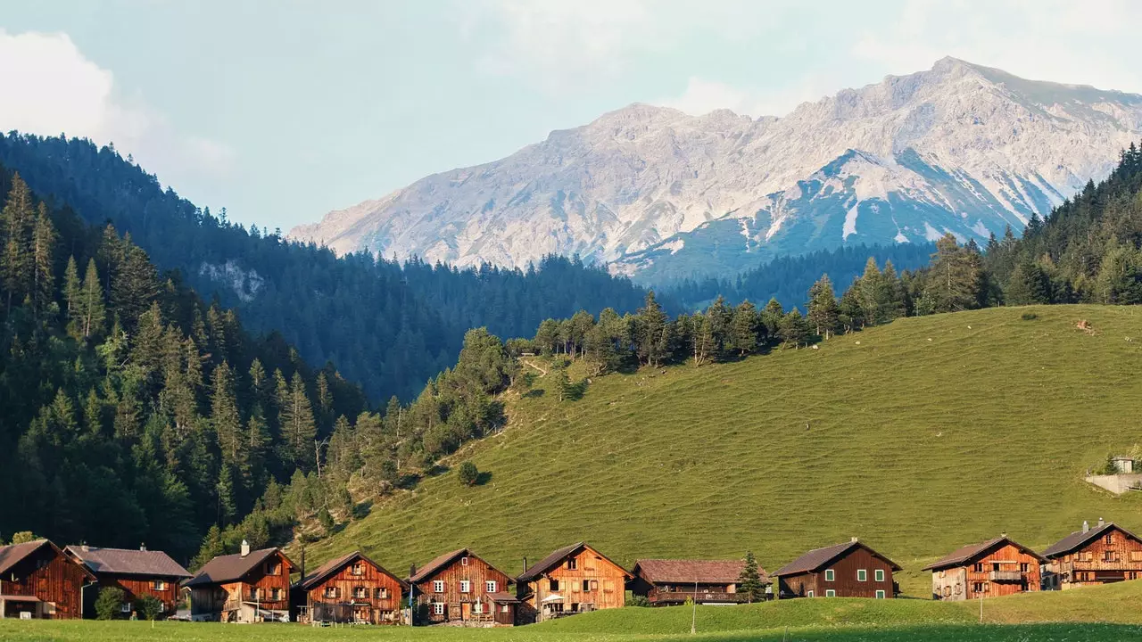 Švica bo 6. julija znova odprla svoje meje s schengenskim območjem (vključno s Španijo).