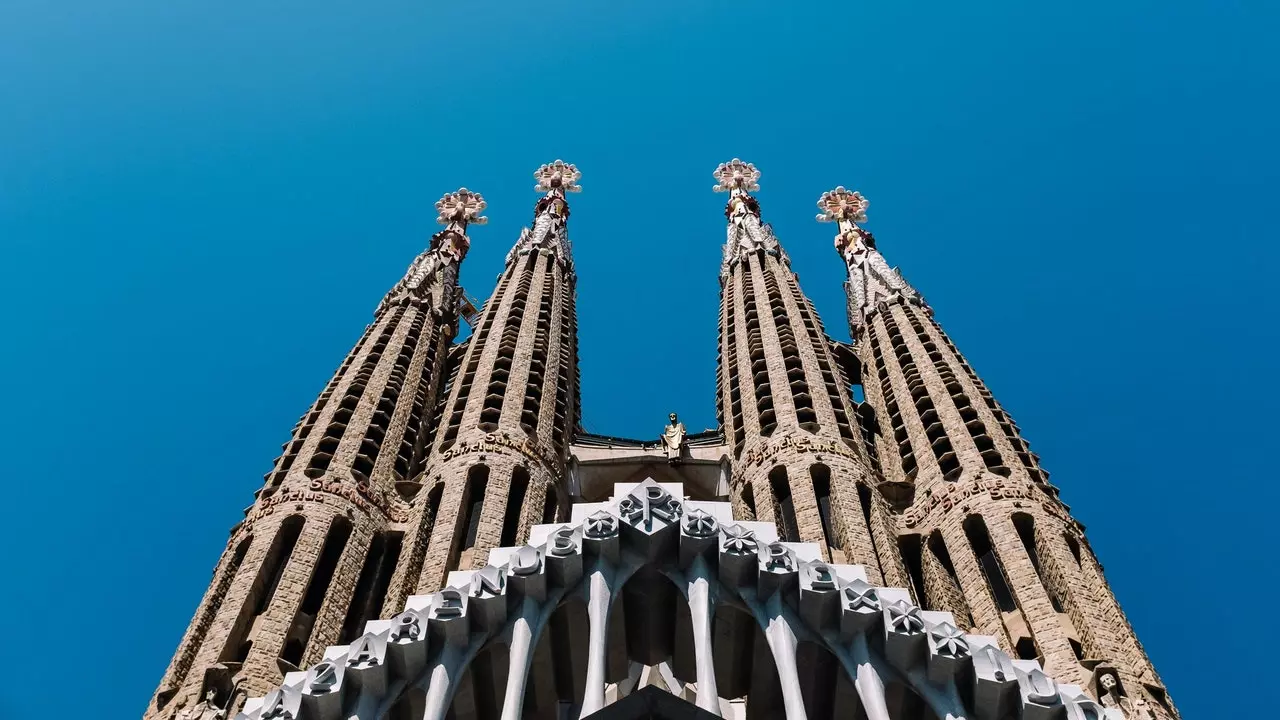 Sagrada Familia akan dibuka kembali pada bulan Juli dengan kunjungan gratis