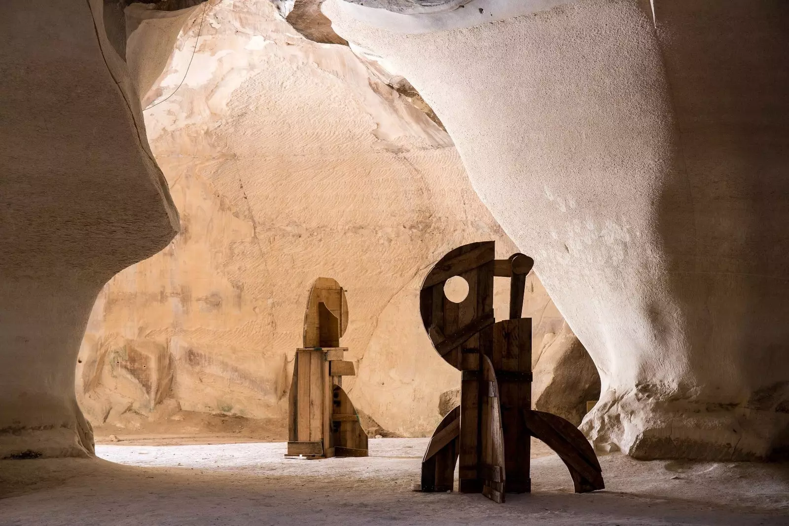 „Human Forms“ wird bis zum 1. November im Beit GuvrinMaresha National Park zu sehen sein