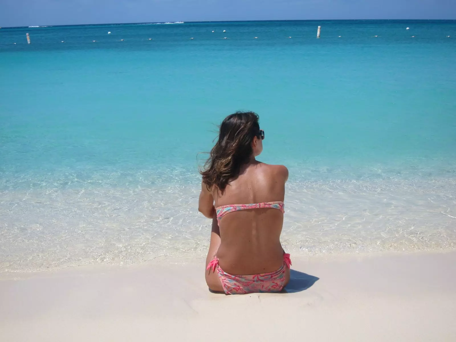 Elena Canales i Grand Cayman