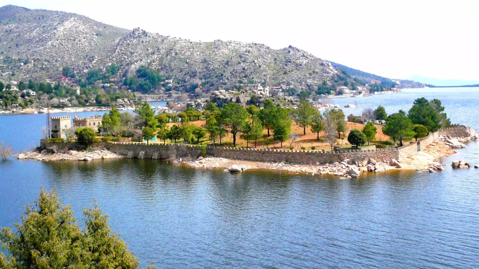 Isla del Burguillo die unbekannte Privatinsel in Ávila.