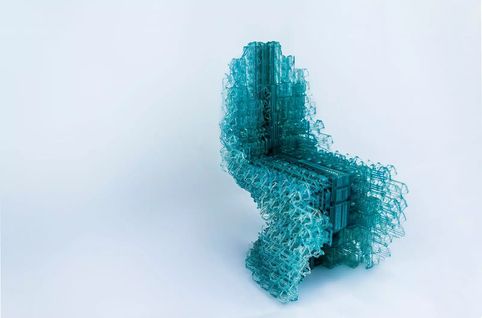 Voxel Chair od Manuela Jimneze Gillese Retsina pro Nagami v Pompidou Center v Paříži