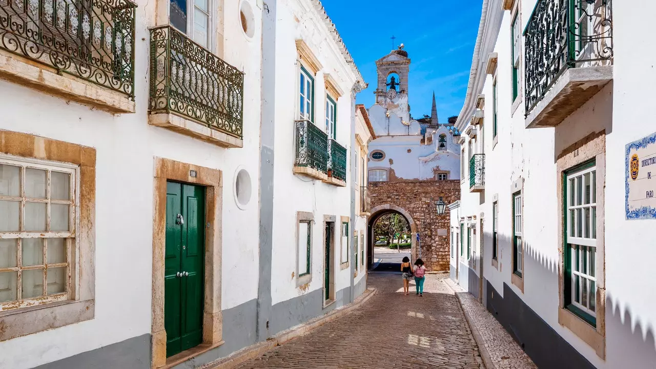 Pse nuk do të dëshironi të largoheni nga Faro kur të udhëtoni në Algarve