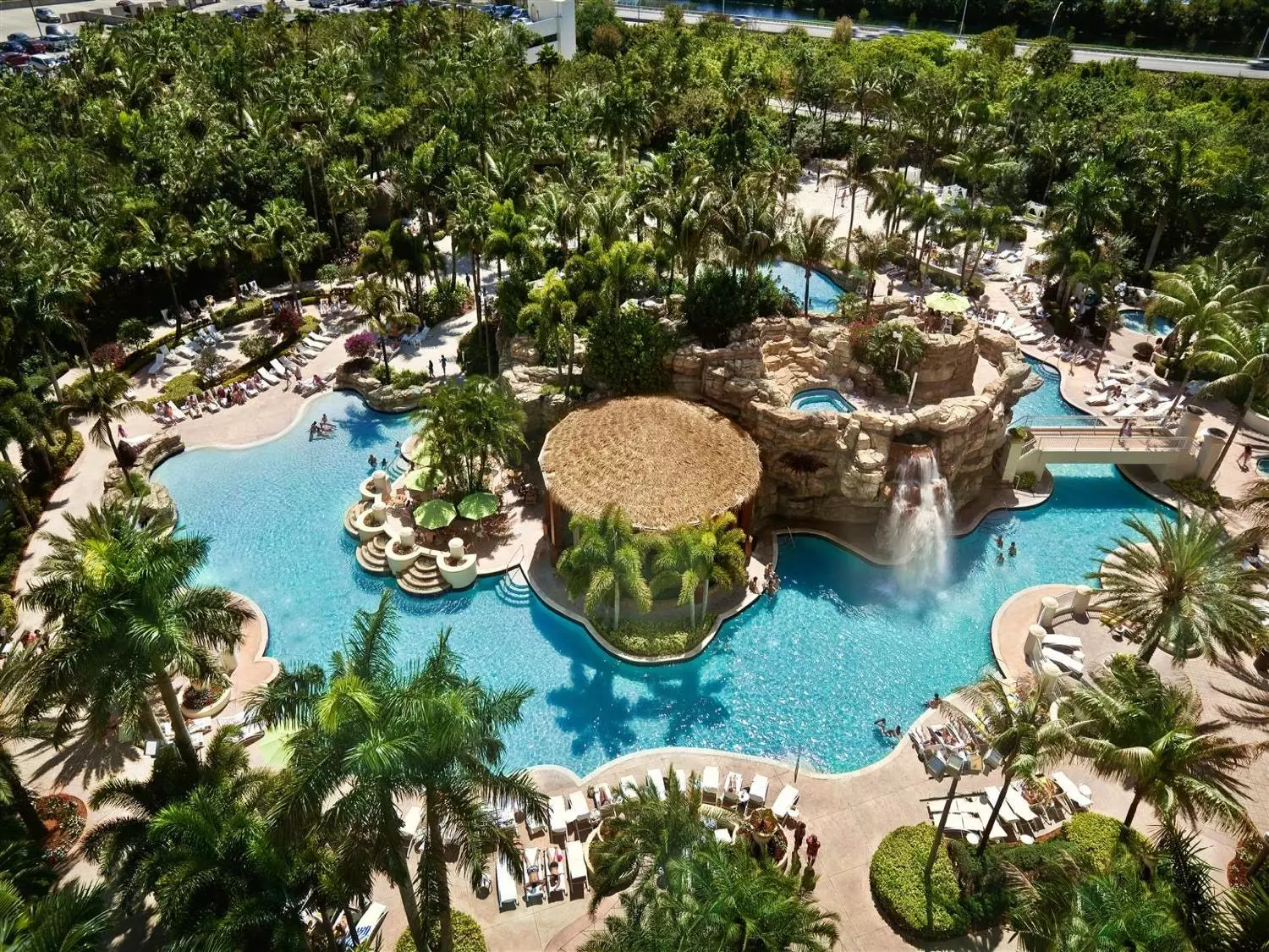 Zona e lagunës tropikale në Hollivud, Seminole Hard Rock Hotel në Miami.