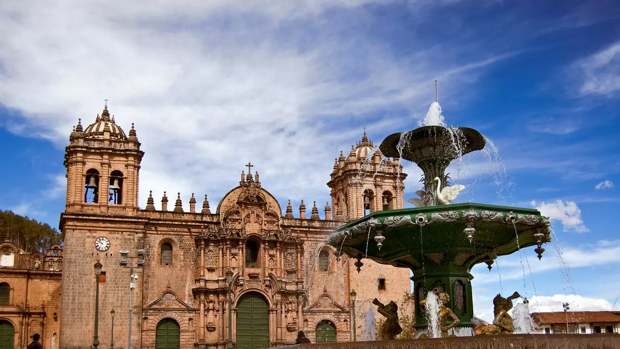 Cuzco: 48 Stonnen am Nawell vun der Welt