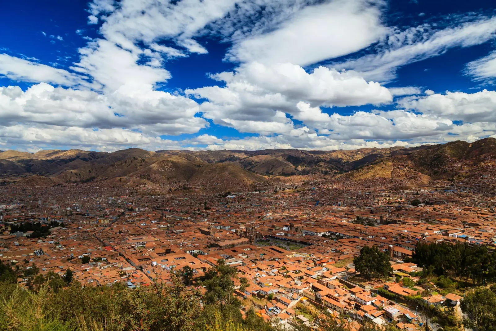 Skati uz Kusko no Sacsayhuaman tempļa.