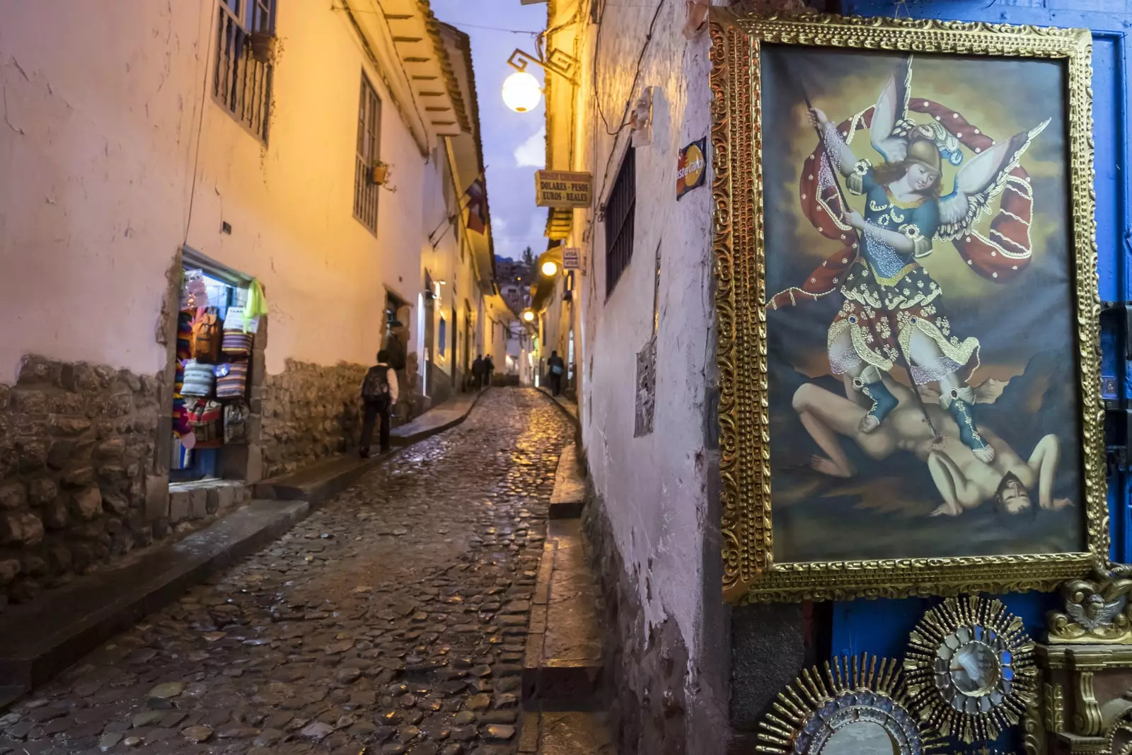 Strmý svah v susedstve San Blas, kde sa nachádzajú remeselné výrobky Cusco.