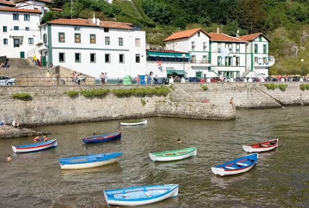 Layak untuk berhenti di Puerto Viejo de Algorta