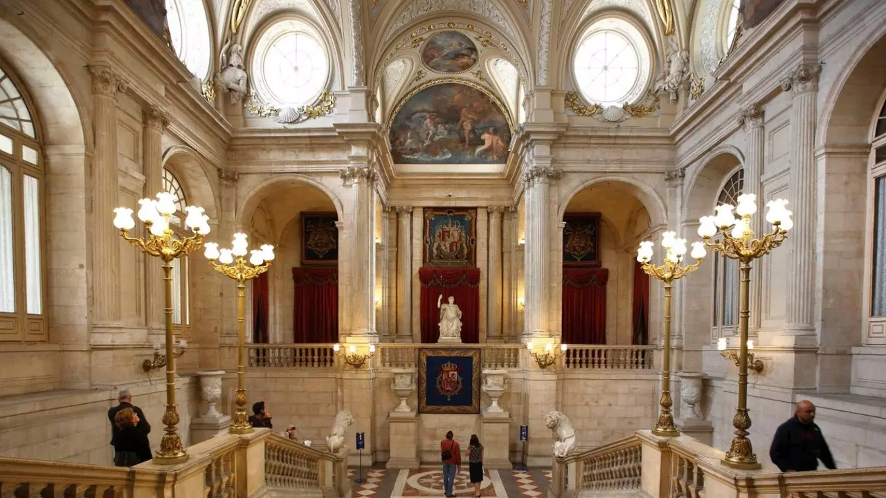 The palaces of Madrid reopen their doors with free guided tours